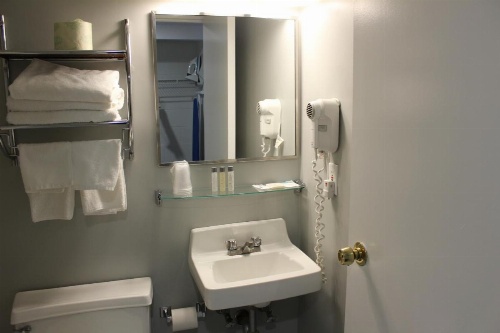 Constitution Inn image 28
