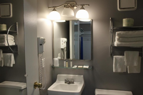 Constitution Inn image 37